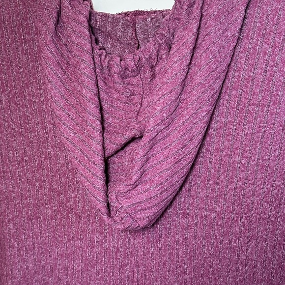 Lane Bryant Cozy Wine Colored Active Knit Lightweight Slouchy Hoodie
Sz 14/16 - Picture 8 of 10